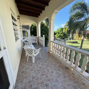  Pensión Cotton Heights